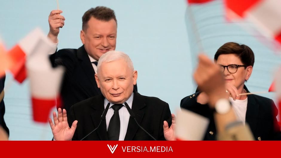 Poland's main opposition collapses over far-right slide