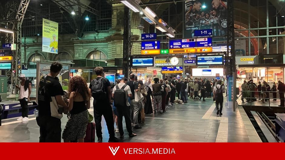 Trains resume after radio issue resolved, Deutsche Bahn says
