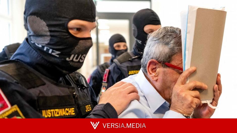 Austrian court convicts 2 former Syrian officials of abuse