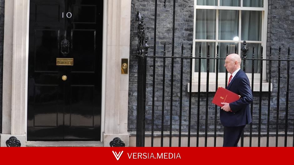 UK: Defense Secretary John Healey quits in military spending dispute β World News | Versia.media