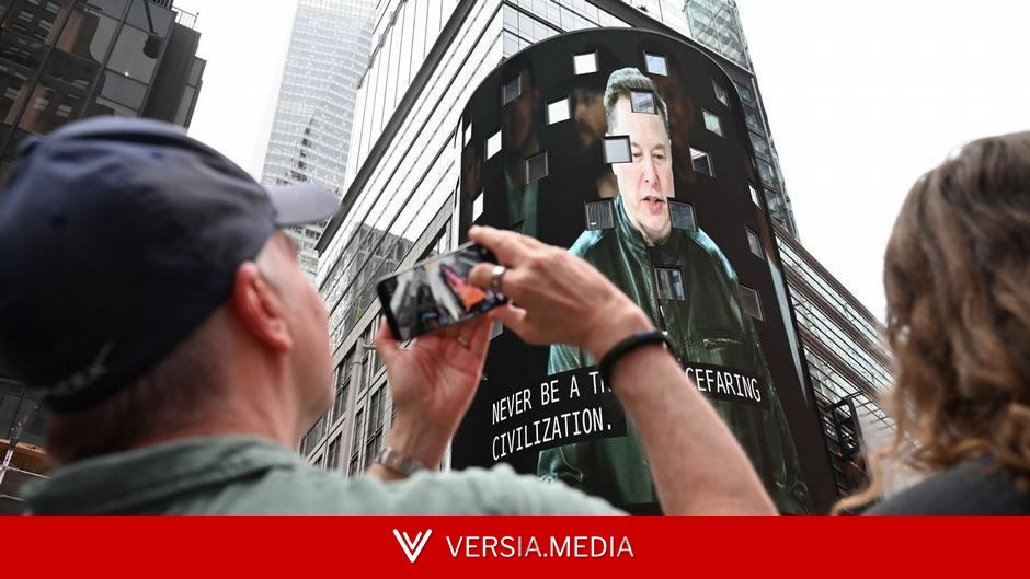 Elon Musk becomes world's first trillionaire after SpaceX IPO — World News | Versia.media