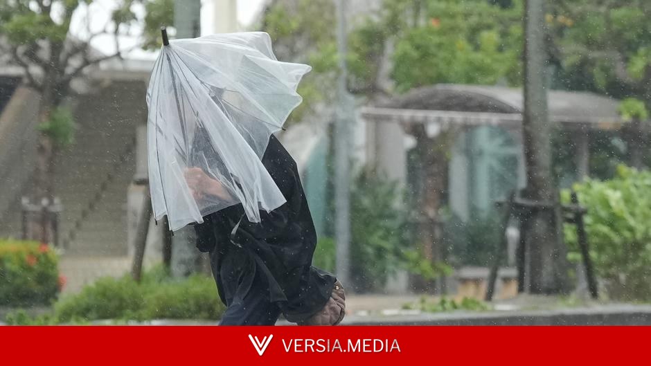 Flights disrupted in Japan as 2 tropical storms move in