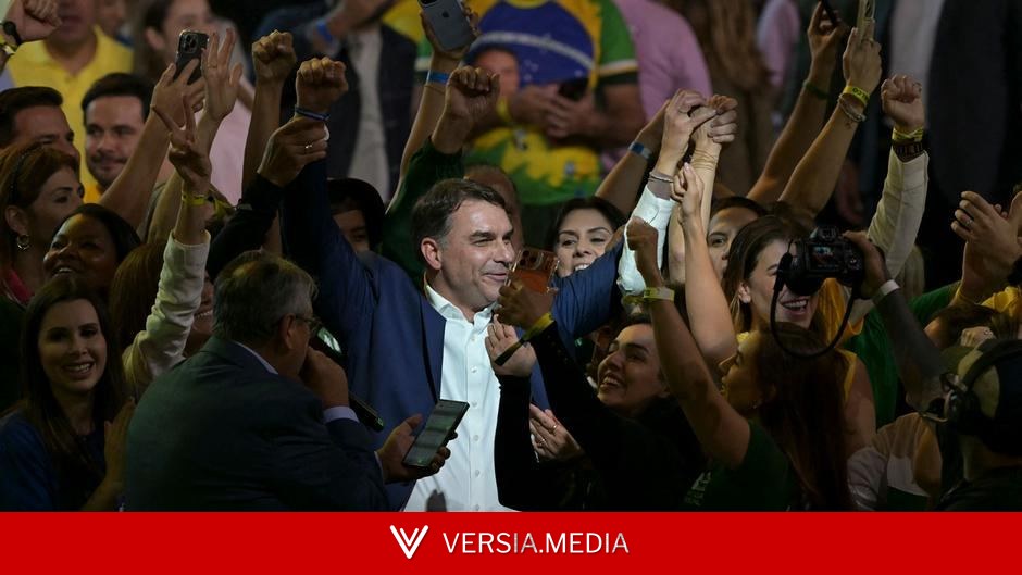 Flavio Bolsonaro gets party nod to run against Brazil's Lula