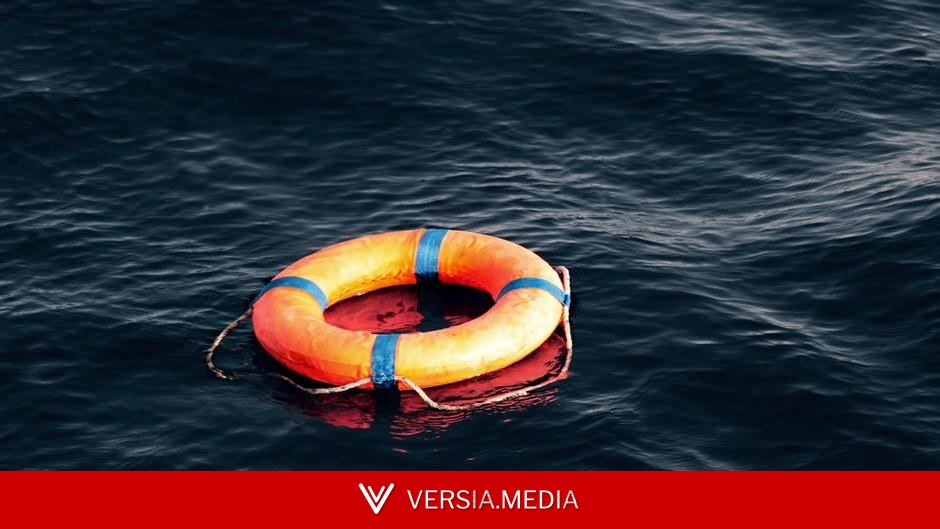 Vietnamese vessel sinks in South China Sea, 17 missing