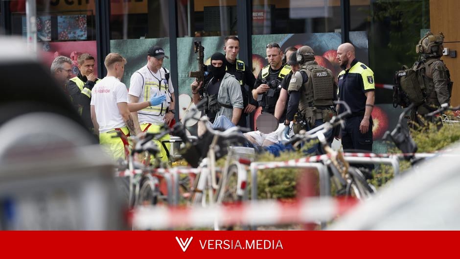 Berlin hostage crisis: Woman freed after hourslong standoff
