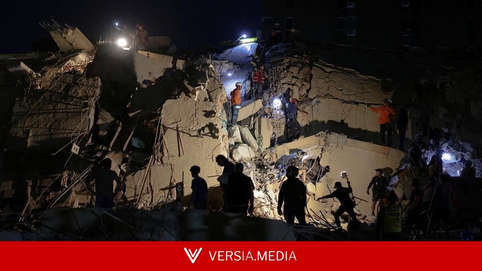 Buildings collapse after deadly earthquakes rock Venezuela